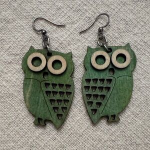 Green Tree Jewelry Little Hoot Owl earrings, Green & Tan